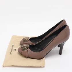 Pre Owned Burberry Etoupe Leather Pumps Size 38