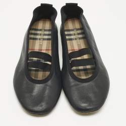 Pre Owned حذاء باليرينا فلات بربري جلد أسود غريس مقاس 39