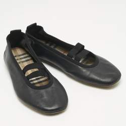 Pre Owned حذاء باليرينا فلات بربري جلد أسود غريس مقاس 39