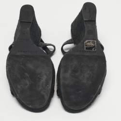 Pre Owned صندل كعب روكي بربري إسبادريل كانفاس وكعب وروكي جلد لامع بيج/أسود مقاس 38