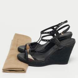 Pre Owned صندل كعب روكي بربري إسبادريل كانفاس وكعب وروكي جلد لامع بيج/أسود مقاس 38