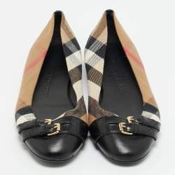 Pre Owned حذاء فلات باليه بربري تفاصيل إبزيم افونويك جلد وكانفاس كارو هات نوفا بيج مقاس 38