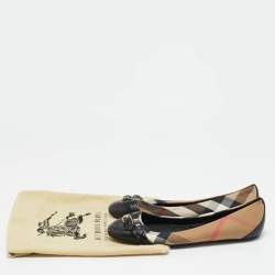 Pre Owned حذاء فلات باليه بربري تفاصيل إبزيم افونويك جلد وكانفاس كاروهات نوفا بيج مقاس 38