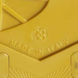 مملوكة مسبقًا Burberry Size 38 Yellow Jelly Thong Flat Sandals