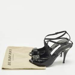 مملوكة مسبقًا Burberry Size 41 Black Patent Leather Buckle Detail Strap Sandals