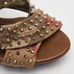 Pre Owned صندل بربري نوفا تشيك قماشي متعدد الألوان مع مسامير وحيد مرتفع مقاس 39