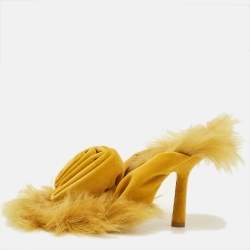 مملوكة مسبقًا Burberry Step Rose Size 38 Yellow Fur Velvet Thong Sandals