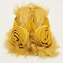 مملوكة مسبقًا Burberry Step Rose Size 38 Yellow Fur Velvet Thong Sandals
