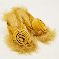 مملوكة مسبقًا Burberry Step Rose Size 38 Yellow Fur Velvet Thong Sandals