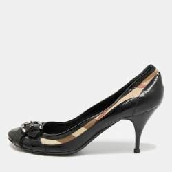 Pre Owned Burberry Buckle Size 38.5 Black/Beige Coated Canvas and Patent Leather Pumps