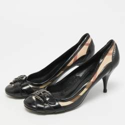 Pre Owned Burberry Buckle Size 38.5 Black/Beige Coated Canvas and Patent Leather Pumps