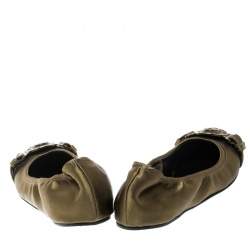 Pre Owned Burberry Green Satin Clasp Ballet Flats Size 37