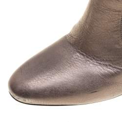 مملوكة مسبقًا Burberry Metallic Grey Textured Fabric and Leather Buckle Detail Calf Boots Size 37