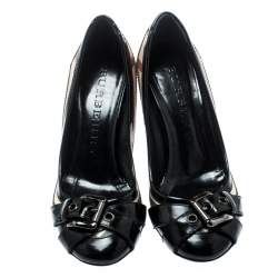 Pre Owned حذاء كعب عالي بربري تفاصيل إبزيم كاروهات نوفا / جلد لامع أسود مقاس 35