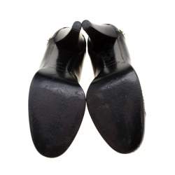 مملوكة مسبقًا Burberry Black Leather Embellished Pumps Size 39