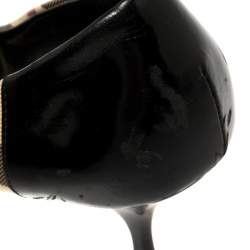 Pre Owned حذاء كعب عالي بربري مزين إبزيم مقدمة مفتوحة بلاستيك مشمع مربعات نوفا و جلد لامع أسود و بيج مقاس 39