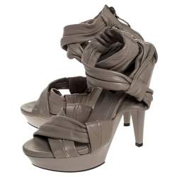 Pre Owned Burberry Beige Leather Back Zip Platform Sandals Size 39