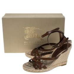 Pre Owned صندل بربرى سيور كعب روكي جلد بني مقاس 36 