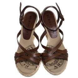 Pre Owned صندل بربرى سيور كعب روكي جلد بني مقاس 36 