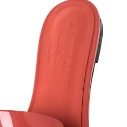 مملوكة مسبقًا Burberry Coral Patent Leather Coleford Flat Slide Sandals Size 40