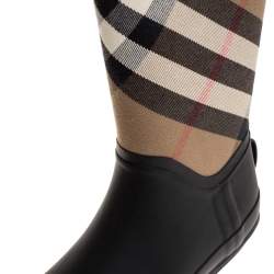 مملوكة مسبقًا Burberry Black House Check Fabric and Rubber Rain Boots Size 38