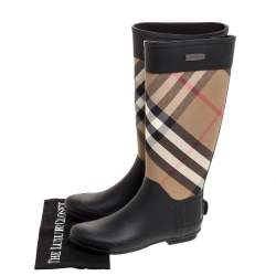 مملوكة مسبقًا Burberry Black House Check Fabric and Rubber Rain Boots Size 38