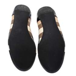 مملوكة مسبقًا Burberry Black Patent Leather And Nova Check Canvas Scrunch Ballet Flats Size 38