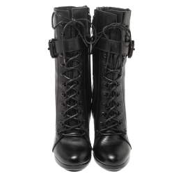 مملوكة مسبقًا Burberry Black Leather Buckle Detail Boots Size 38