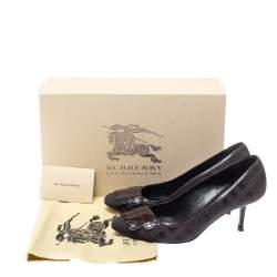 مملوكة مسبقًا Burberry Black Canvas And Patent Leather Fringe Detail Pumps Size 36