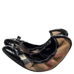 Pre Owned حذاء باليرينا فلات بربري جلد و كانفاس كاروهات نوفا تشيك أسود/بيج مجعد مقاس 38