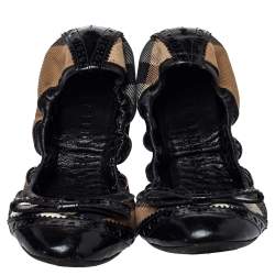 Pre Owned حذاء باليرينا فلات بربري جلد و كانفاس كاروهات نوفا تشيك أسود/بيج مجعد مقاس 38