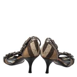 مملوكة مسبقًا صندل بربري كانفاس كاروهات هاوس تشيك وجلد رصاصي/بيج بحزام للكاحل مقاس 37