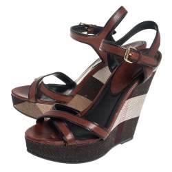 مملوكة مسبقًا صندل بربرى نعل روكى ويلان جلد بنى مقاس 40.5