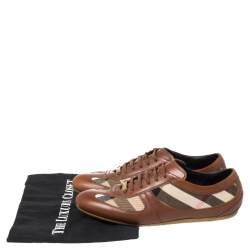 Pre Owned حذاء رياضي بربري جلد وكانفاس تشيك نوفا بيج / بني بعنق منخفض مقاس 40