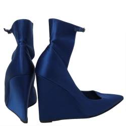 مملوكة مسبقًا صندل بربري كعب روكي سير كاحل مقدمة مدببة ساتان أزرق مقاس 40