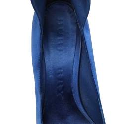 مملوكة مسبقًا صندل بربري كعب روكي سير كاحل مقدمة مدببة ساتان أزرق مقاس 40