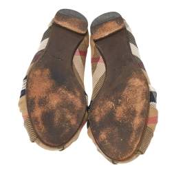 Pre Owned حذاء باليرينا فلات بربري كانفاس كاروهات نوفا تشيك بيج مزين عقدة مقاس 37