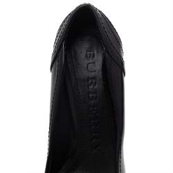 Pre Owned حذاء كعب عالي بربري كانفاس مقوى وجلد أسود لامع مقاس 37