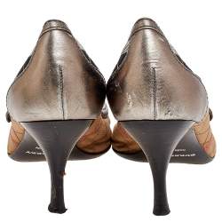 مملوكة مسبقًا Burberry Beige/Grey Nova Check Canvas And Leather Buckle Detail Pointed Toe Pumps Size 39