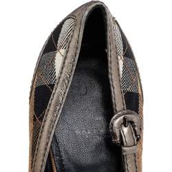 مملوكة مسبقًا Burberry Beige/Grey Nova Check Canvas And Leather Buckle Detail Pointed Toe Pumps Size 39