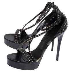 مملوكة مسبقًا صندل بربري نعل سميك مرصع سيور متعاكسة جلد أسود مقاس 39.5