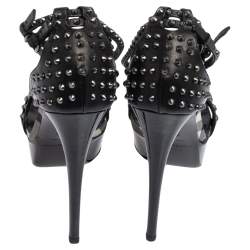 مملوكة مسبقًا صندل بربري نعل سميك مرصع سيور متعاكسة جلد أسود مقاس 39.5