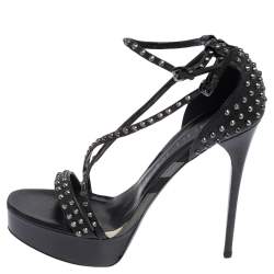 مملوكة مسبقًا صندل بربري نعل سميك مرصع سيور متعاكسة جلد أسود مقاس 39.5