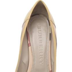Pre Owned Burberry Beige Nova Check Coated Canvas And  Patent Leather Buckle Round Toe Pumps Size 38