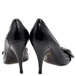 Pre Owned Burberry Black Patent Leather Buckle Round Toe Pumps Size 36