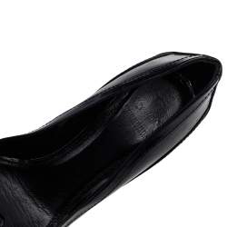 Pre Owned Burberry Black Patent Leather Buckle Round Toe Pumps Size 36