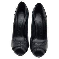 Pre Owned حذاء كعب عالي بربري جلد أسود مقد مة مفتوحة مقاس 38