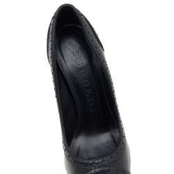 Pre Owned حذاء كعب عالي بربري جلد أسود مقدمة مفتوحة مقاس 38