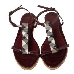 Pre Owned Burberry Burgundy Patent Leather and Nova Check Coated Canvas T-Strap Flat Sandals Size 38