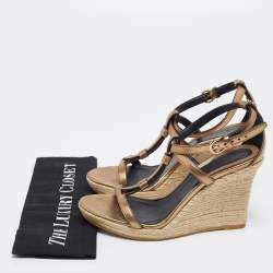 Pre Owned صندل بربري جلد برونزي ميتاليك كعب روكي إسبادريل مقاس 38.5